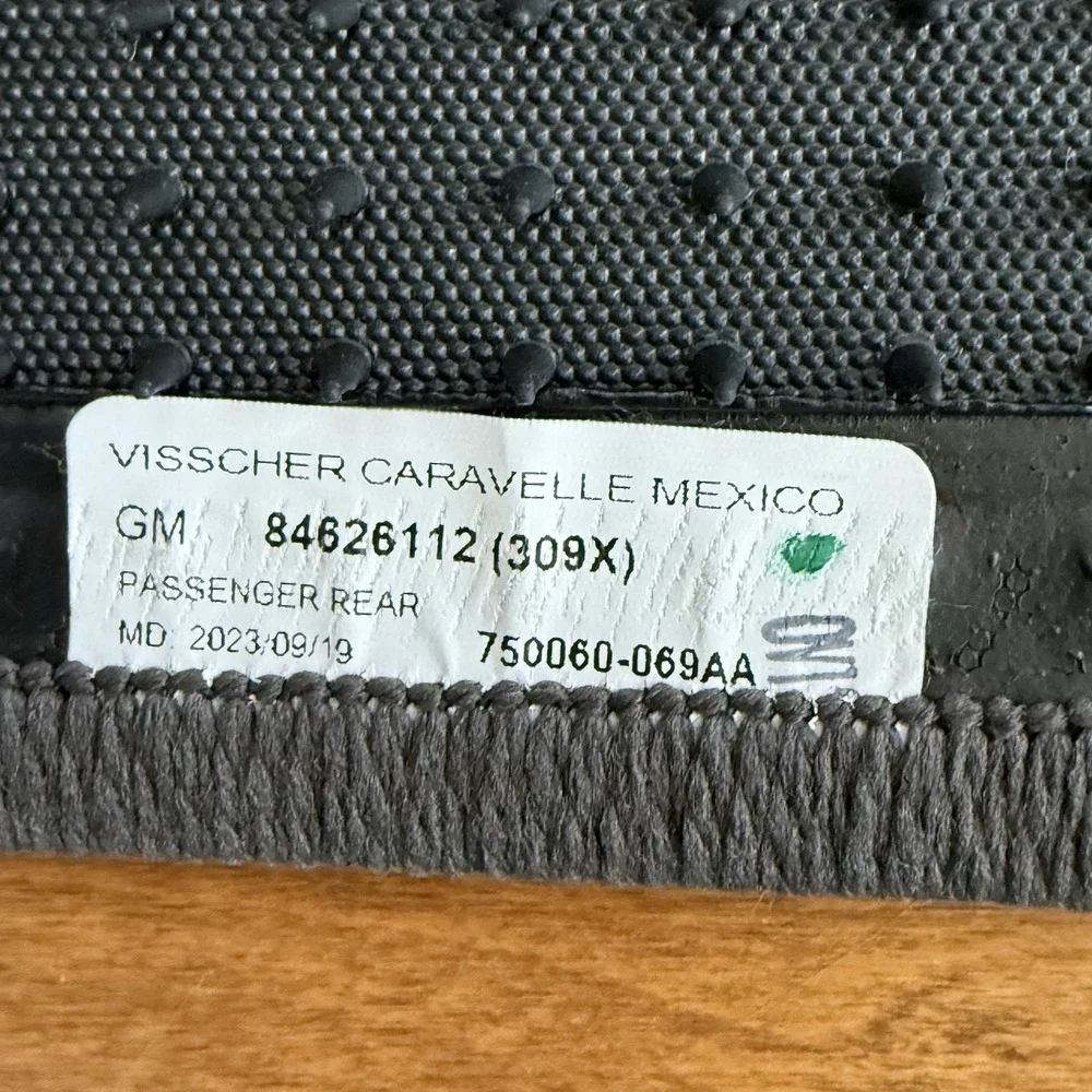 Genuine GM OEM Cadillac Escalade ESV Carpet Floor Mats 4pc Set 84626112